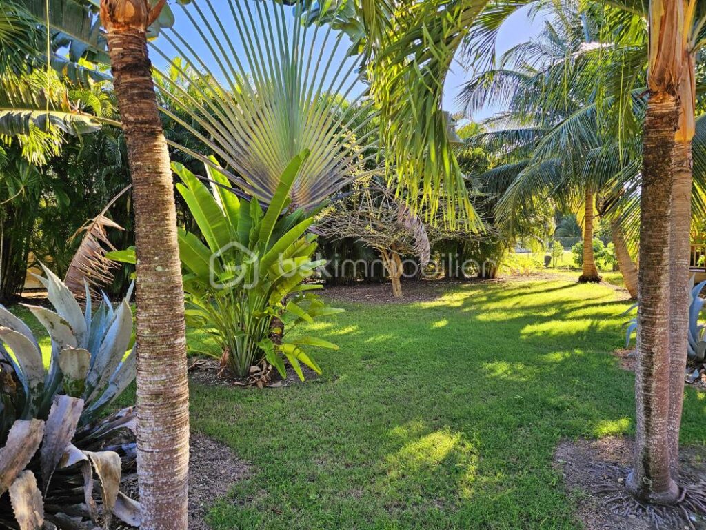 MAISON ET BUNGALOW T2 PROCHE MER – 6 pièces – 4 chambres – 189 m²