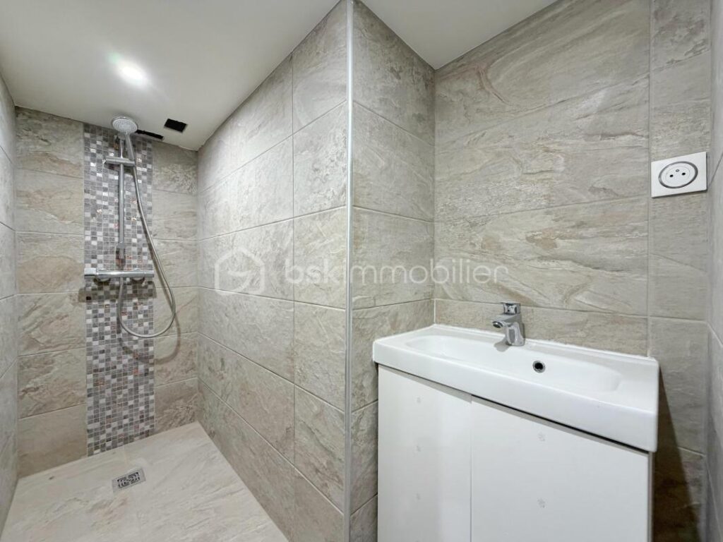 NOUVELLE PEPITE POUR POSER SES VALISES ! – 7 pièces – 4 chambres – 114 m²