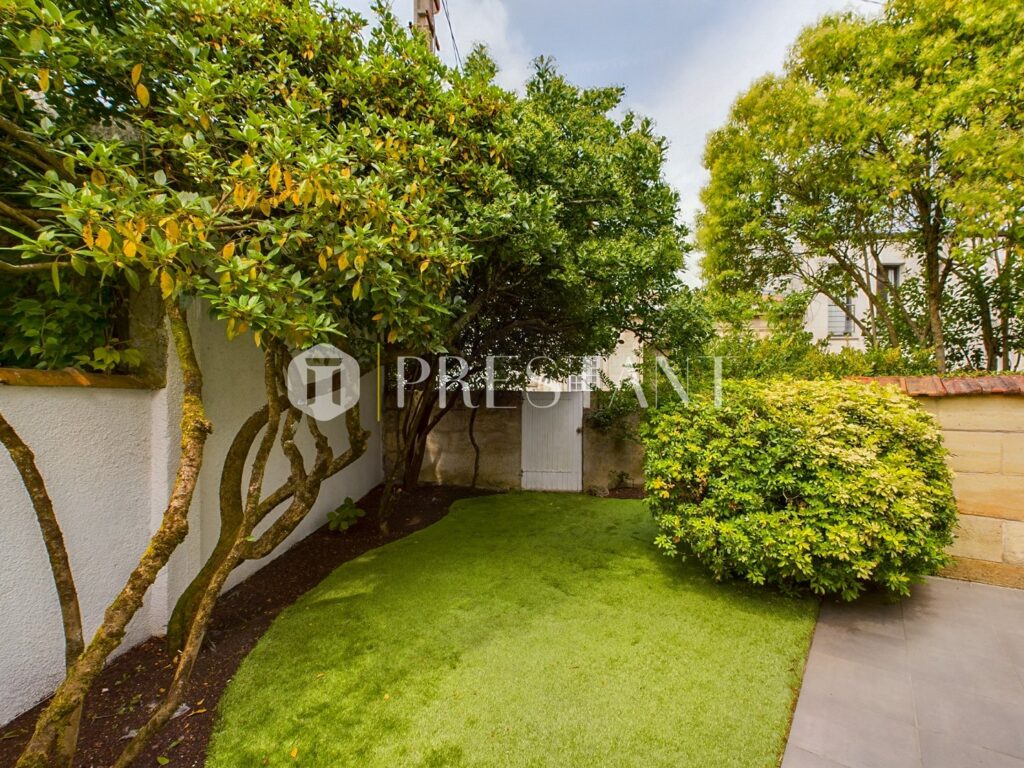 Maison – 7 pièces – 4 chambres – 190 m²