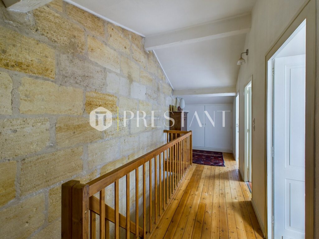 Maison – 7 pièces – 4 chambres – 190 m²