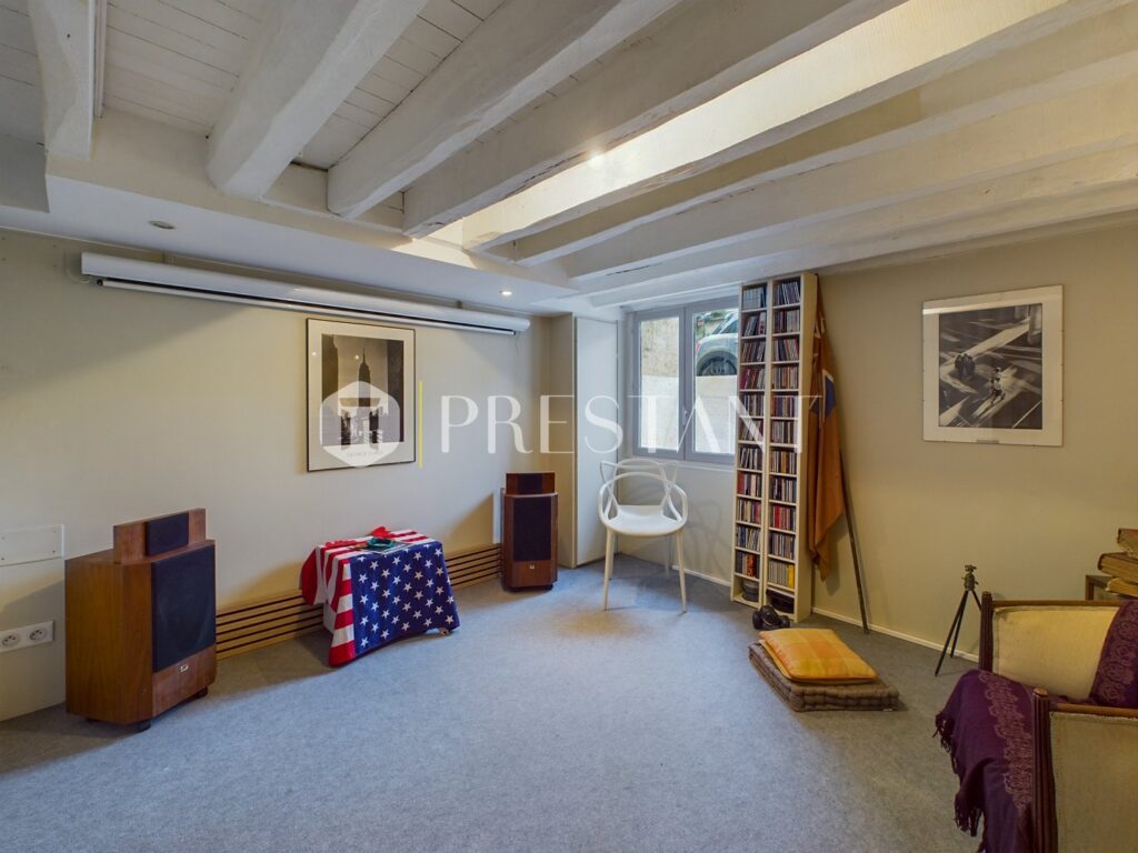 Maison – 7 pièces – 4 chambres – 190 m²