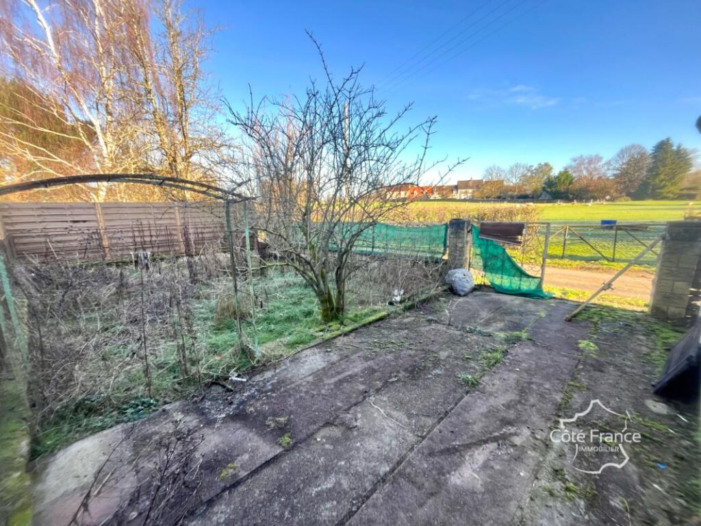 maison de 3 chambres au calme avec dépendances donnant sur l – 5 pièces – 3 chambres – 114 m²