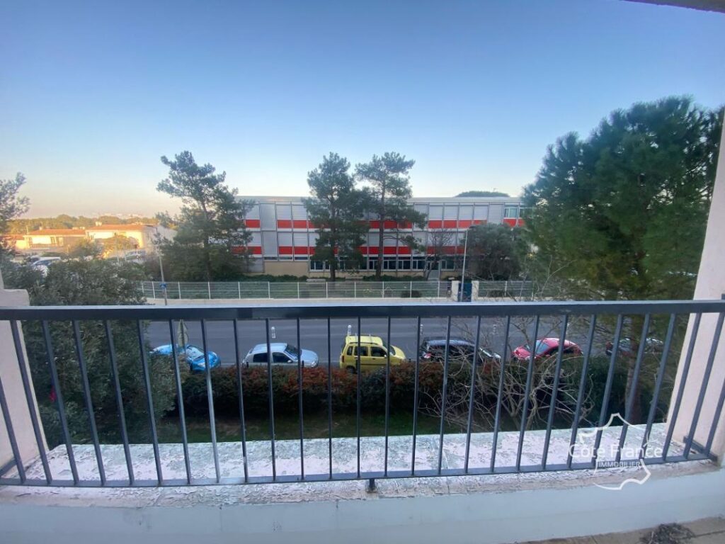 Grand T2 spacieux et lumineux avec une place de parking – 2 pièces – 1 chambre – 57 m²