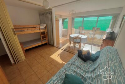 Spacieux Rez de jardin d&rsquo;une chambre et cabine secteur Riche – 2 pièces – 1 chambre – 33 m²
