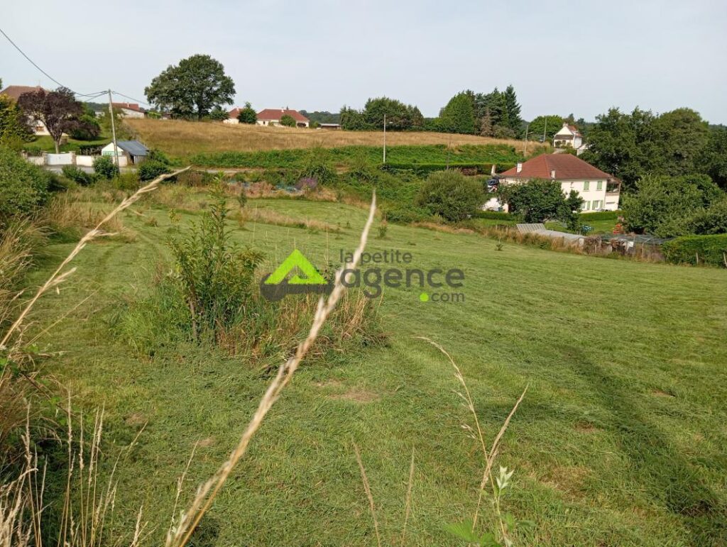 Terrain constructible – NR pièces – NR chambres – 3420 m²