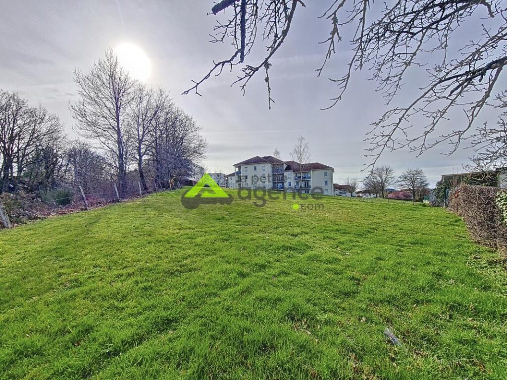 Terrain à bâtir de 800 m2 – NR pièces – NR chambres – 800 m²