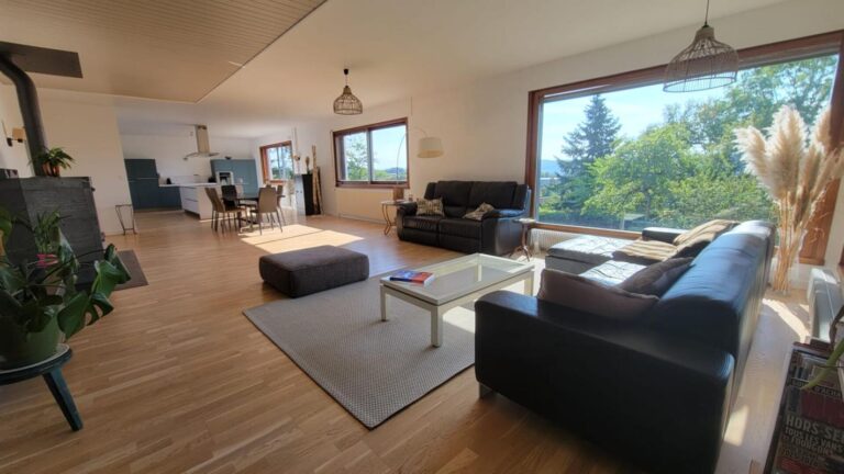 Maison 9 pièce(s) 300 m2 – 9 pièces – 6 chambres – 300 m²