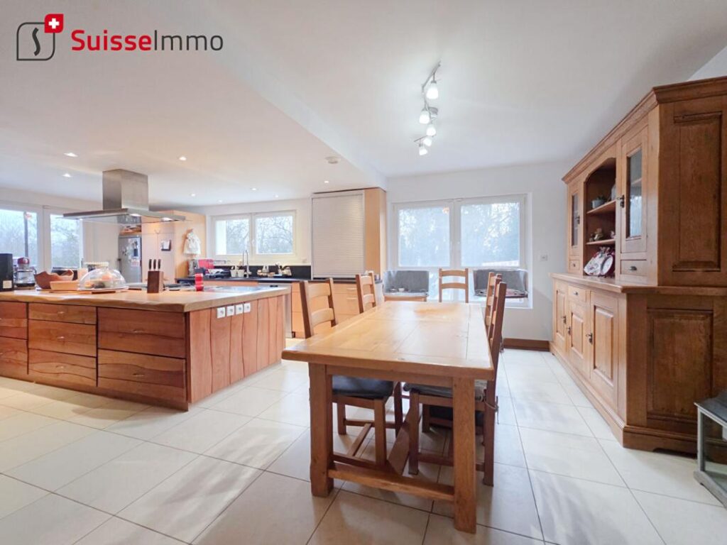 Pavillon 183M2 – 6 pièces – 4 chambres – 183 m²