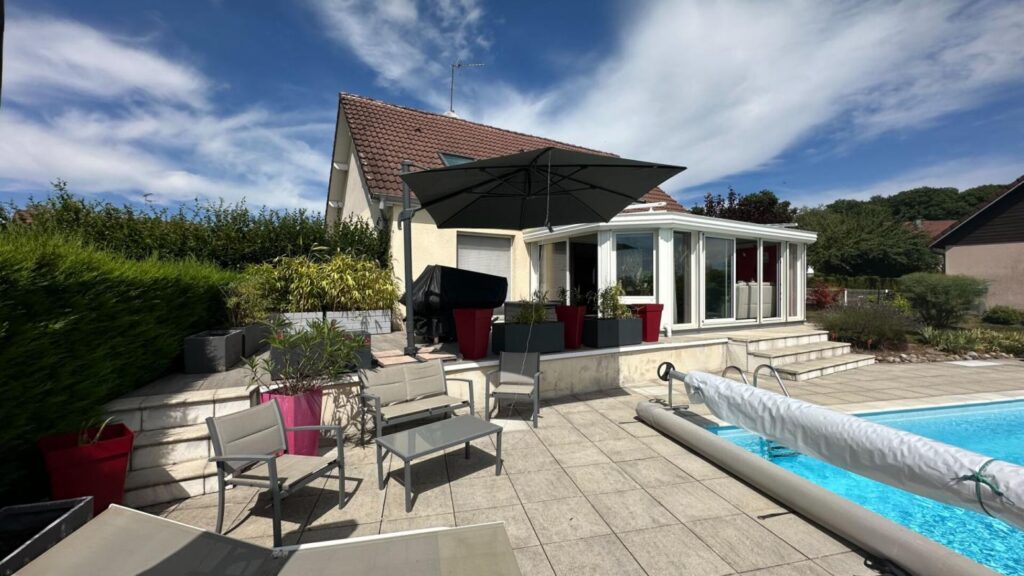 Maison Lure 7 pièce(s) 132 m2 – 7 pièces – 4 chambres – 132 m²