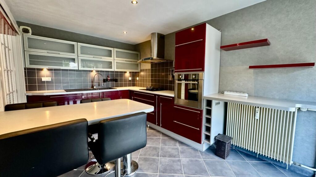 Appartement Rez de chaussée 4 pièce(s) 86.08 m2 – 4 pièces – 2 chambres – 86 m²