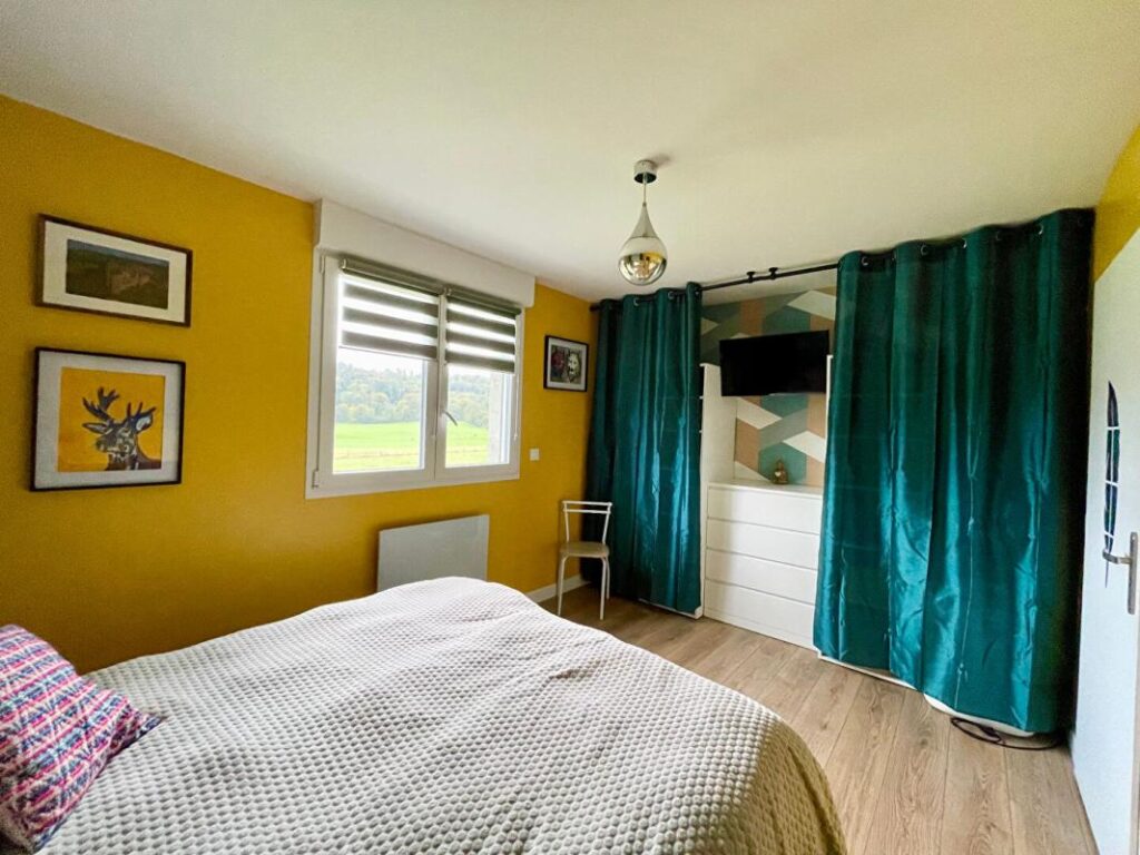 Maison et gîte – SANCEY – 3 pièces – 2 chambres – 73 m²