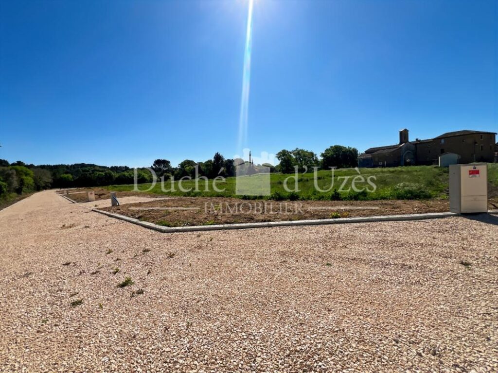 Terrain constructible – NR pièces – NR chambres – 1015 m²