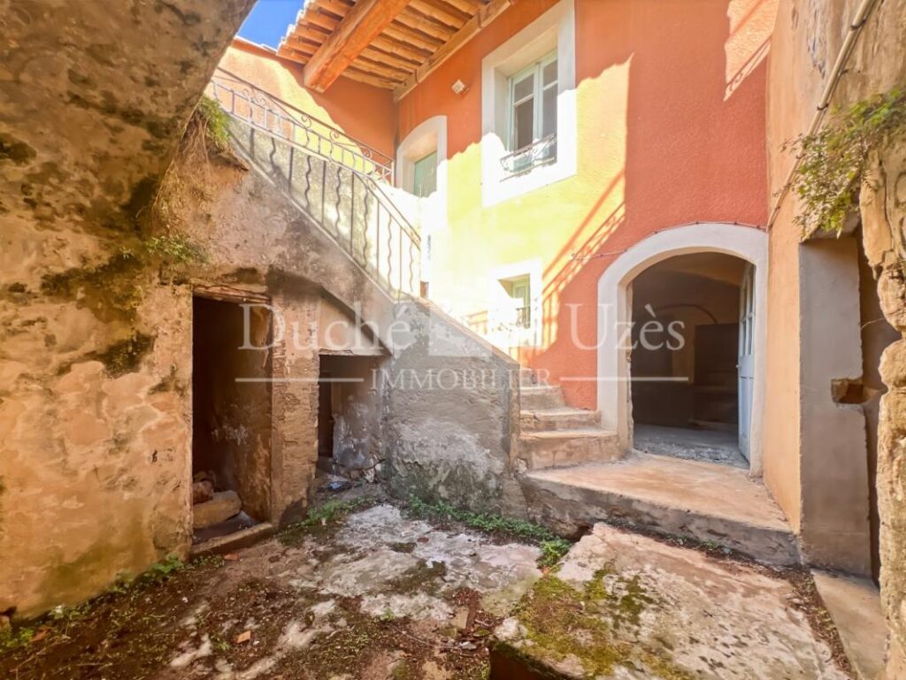 Maison – 7 pièces – 4 chambres – 126 m²