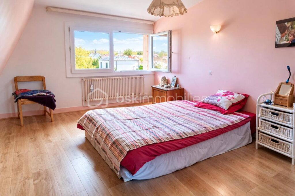 Aulnay Sud – Grande maison familiale 150 m² au pied du Canal de l’Ourcq – 7 pièces – 5 chambres – 150 m²