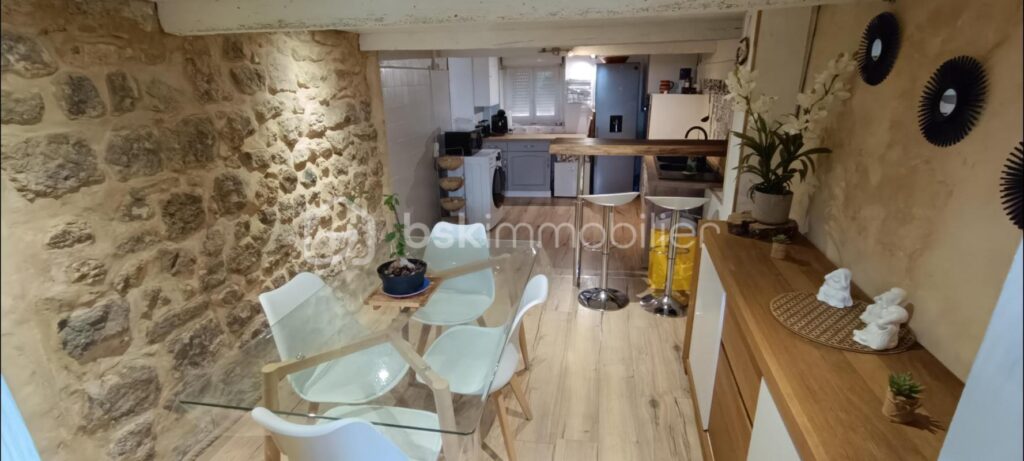 Maison de village 100 m² – 4 pièces – 3 chambres – 100 m²