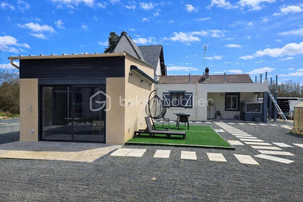 Charmante maison spacieuse près de Tours avec terrasse et parking ! – 6 pièces – 4 chambres – 170 m²