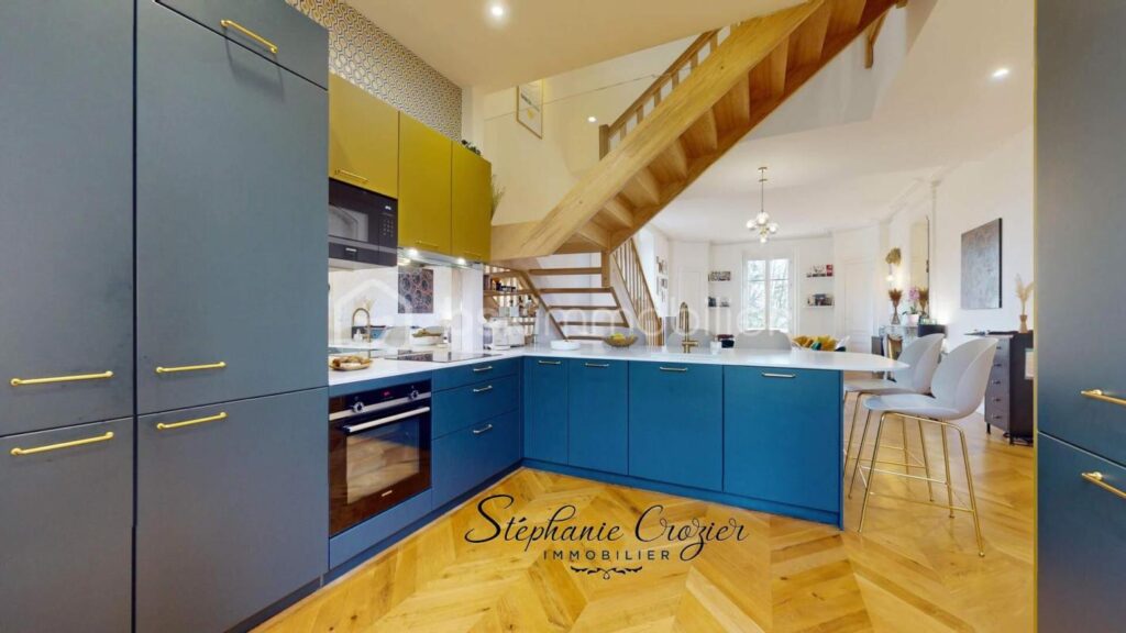 T5 Duplex de prestige avec terrasse, parc classé, Château du XIX – Accès TGV Paris – 5 pièces – 4 chambres – 115 m²