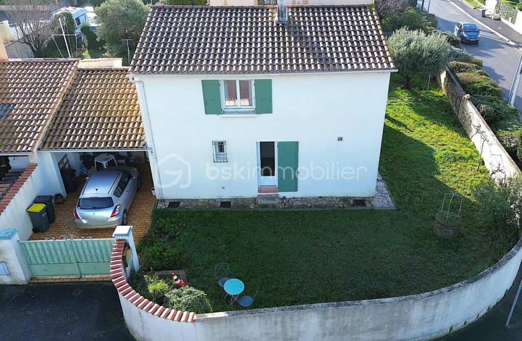 MAISON DE 5 PIÈCES DE 102 M2 HABITABLE , SUR UN ÉTAGE , AVEC 4 CHAMBRES , UN GARAGE ET UN JARDIN SUR SALON DE PROVENCE – 5 pièces – 4 chambres – 102 m²