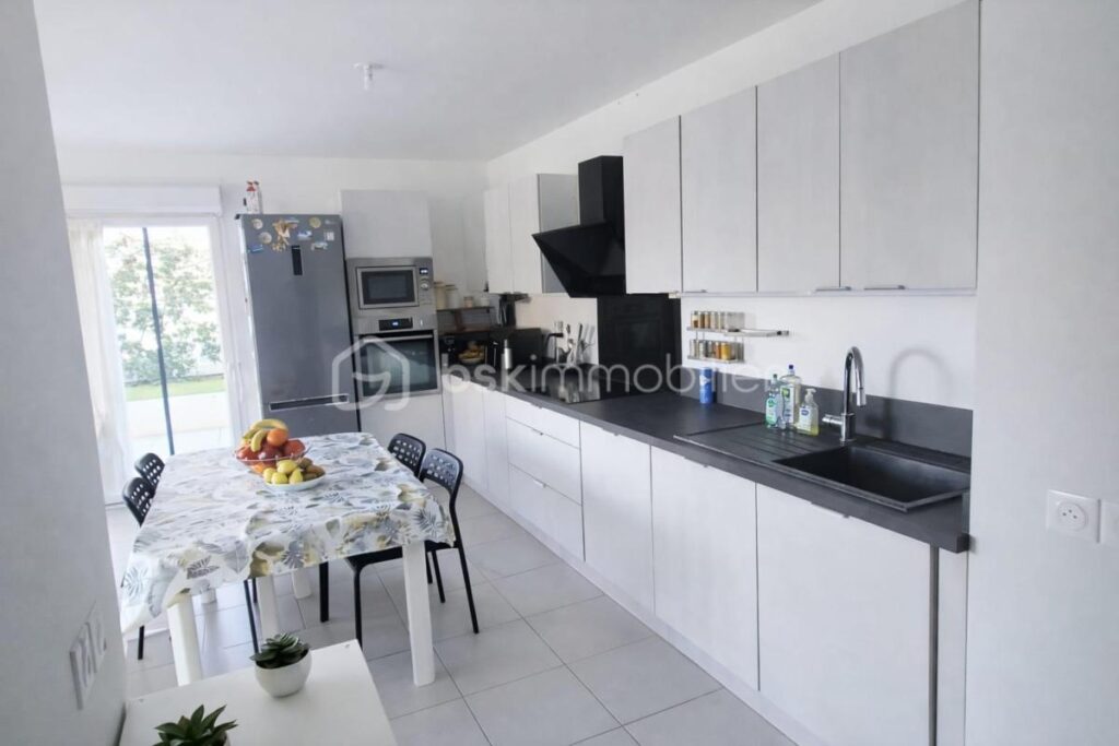 T4 Appartement familial avec terrasses et jardin – 4 pièces – 3 chambres – 74 m²