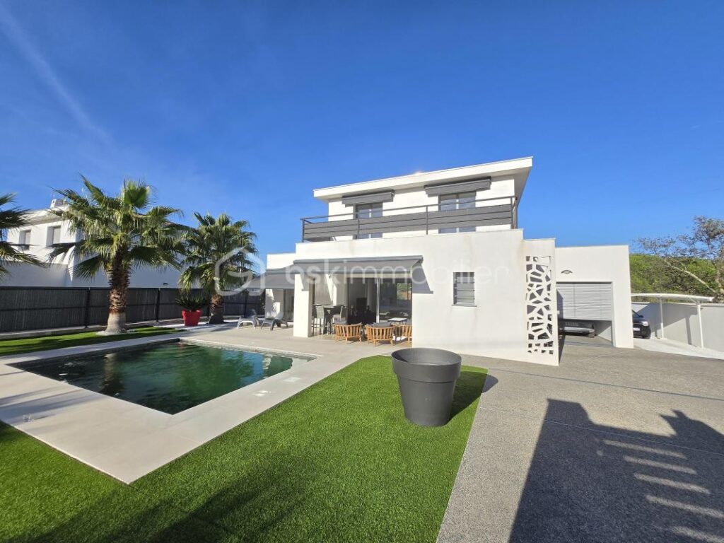 Villa neuve 5 pièces, grand standing, résidentiel, piscine – 5 pièces – 4 chambres – 131 m²