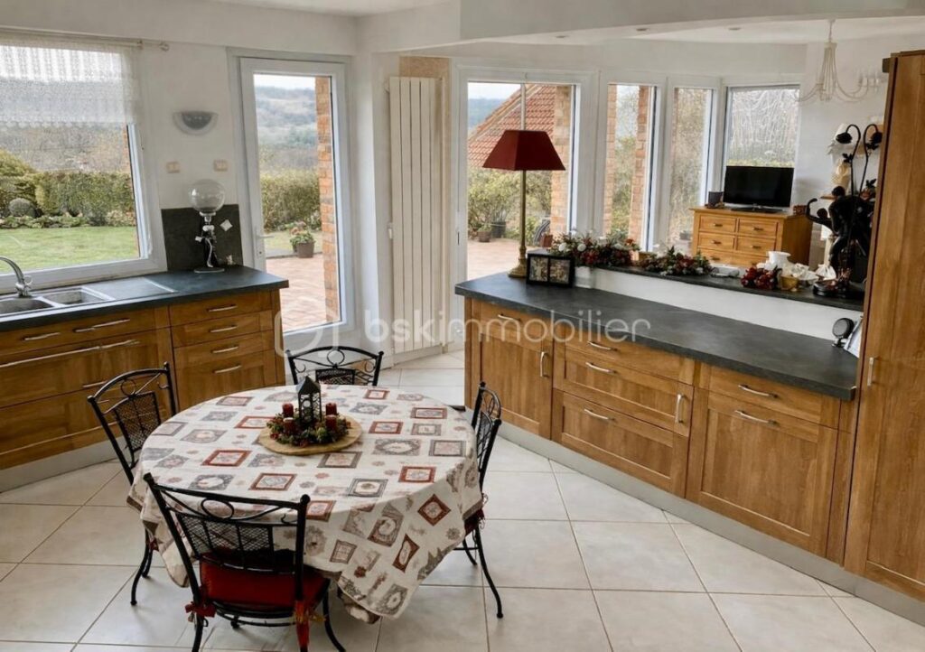 SA MAJESTE SCINTILLE à SAINT-MARTIN-BOULOGNE ! – 7 pièces – 5 chambres – 230 m²