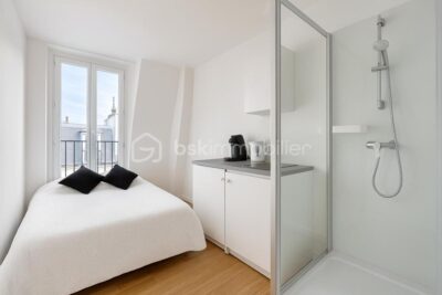 Studio dernier étage vue Tour Eiffel – 1 pièce – 1 chambre – 9 m²