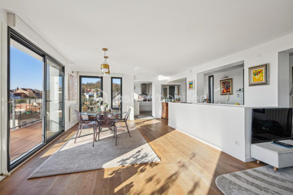 Un espace de vie exceptionnel avec de multiples terrasses ! – 7 pièces – 4 chambres – 234 m²