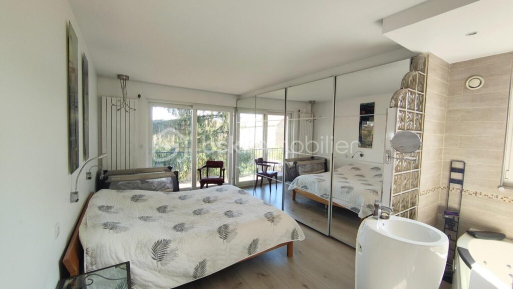 Noisy-Le-Sec – Triangle d’Or– 3 chambres avec Balcons & Box – 4 pièces – 3 chambres – 113 m²