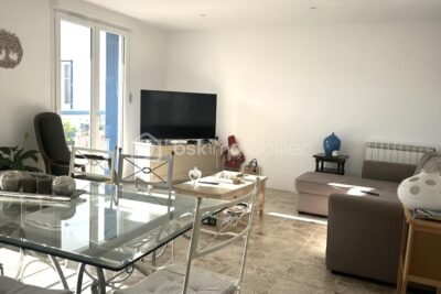 Appartement rénové tout confort 3 pièces avec terrasse – 3 pièces – 2 chambres – 83 m²