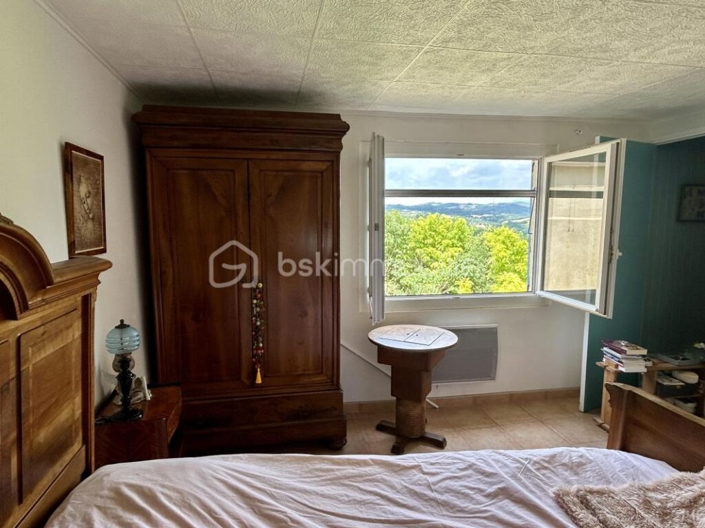 Coup de cœur à PUIMICHEL, 04700, au creux de la Provence de Giono – 7 pièces – 3 chambres – 122 m²