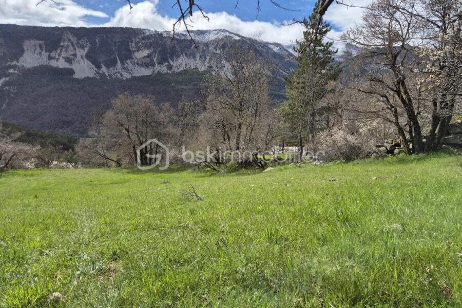 Terrain à vendre à Beauvezer