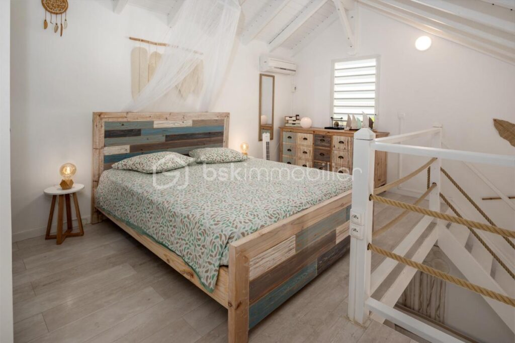 Jolie maison mitoyenne dans petite copropriété avec piscine – 2 pièces – 1 chambre – 33 m²