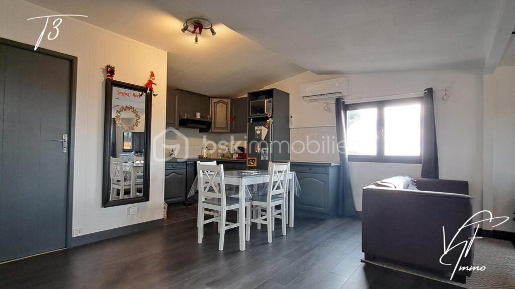 Castellet – Maison divisée en deux logements dans résidence sécurisée avec piscine – 5 pièces – 3 chambres – 92 m²