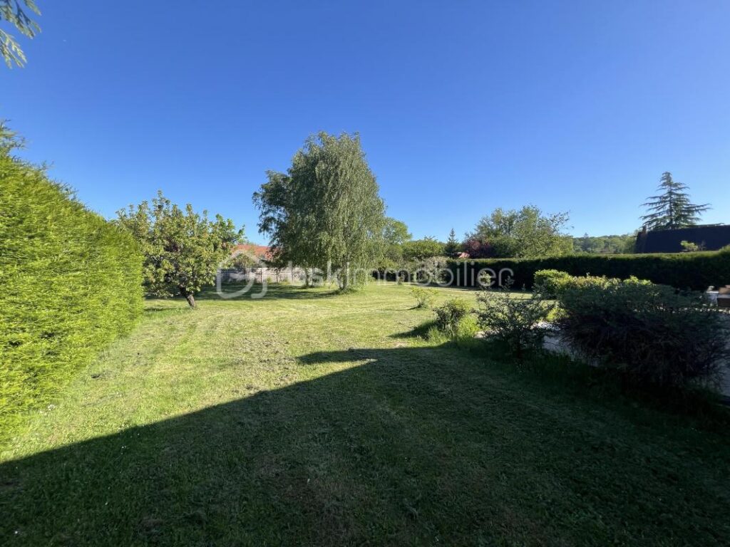 Maison de 147 m2 – 8 pièces – 5 chambres – 119 m²