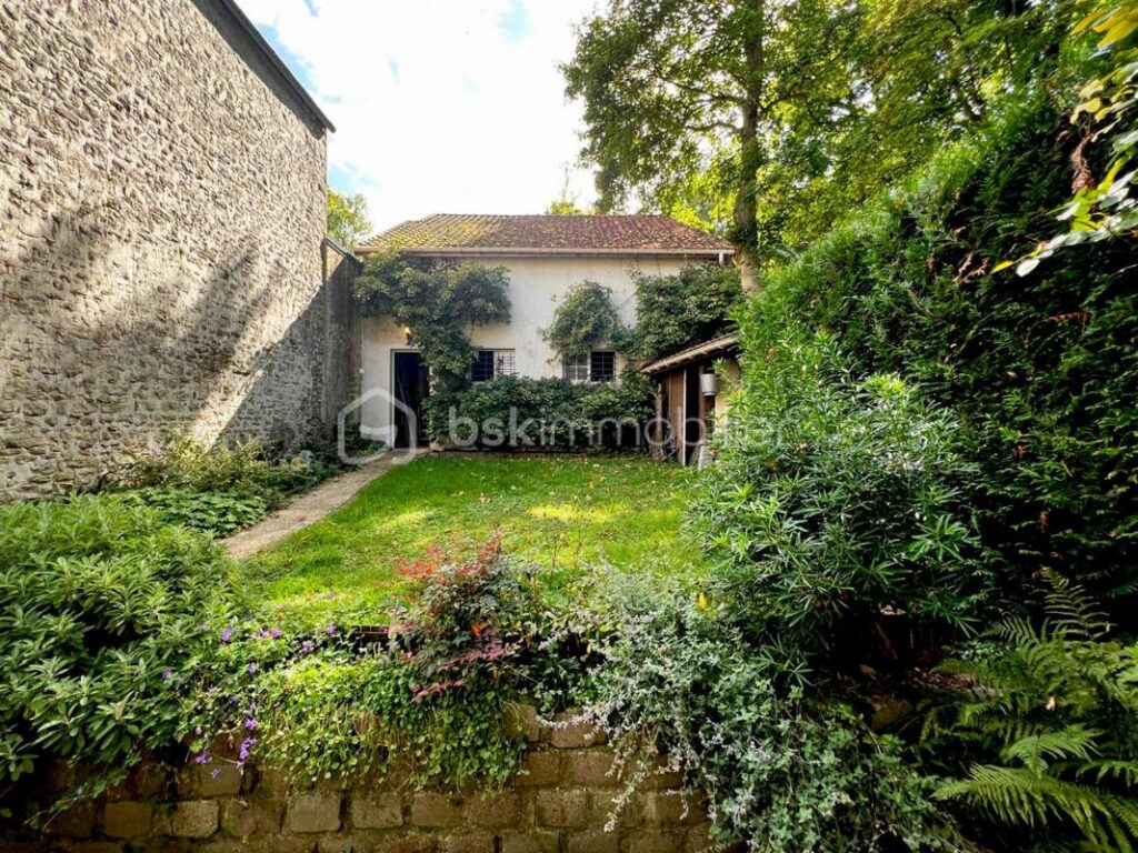 Maison en pierre, dans le parc naturel régional du Vexin français – 7 pièces – 3 chambres – 130 m²