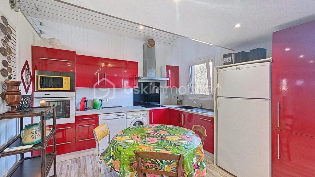 *** SOUS COMPROMIS*** Chalet T4 meublé – Cadre paisible et nature à Sanguinet – 4 pièces – 3 chambres – 53 m²