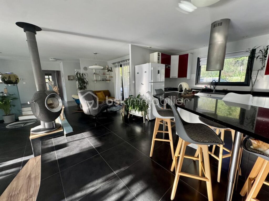 Maison contemporaine de 212 m2 avec grand terrain – Belleserre (81) – 7 pièces – 4 chambres – 212 m²