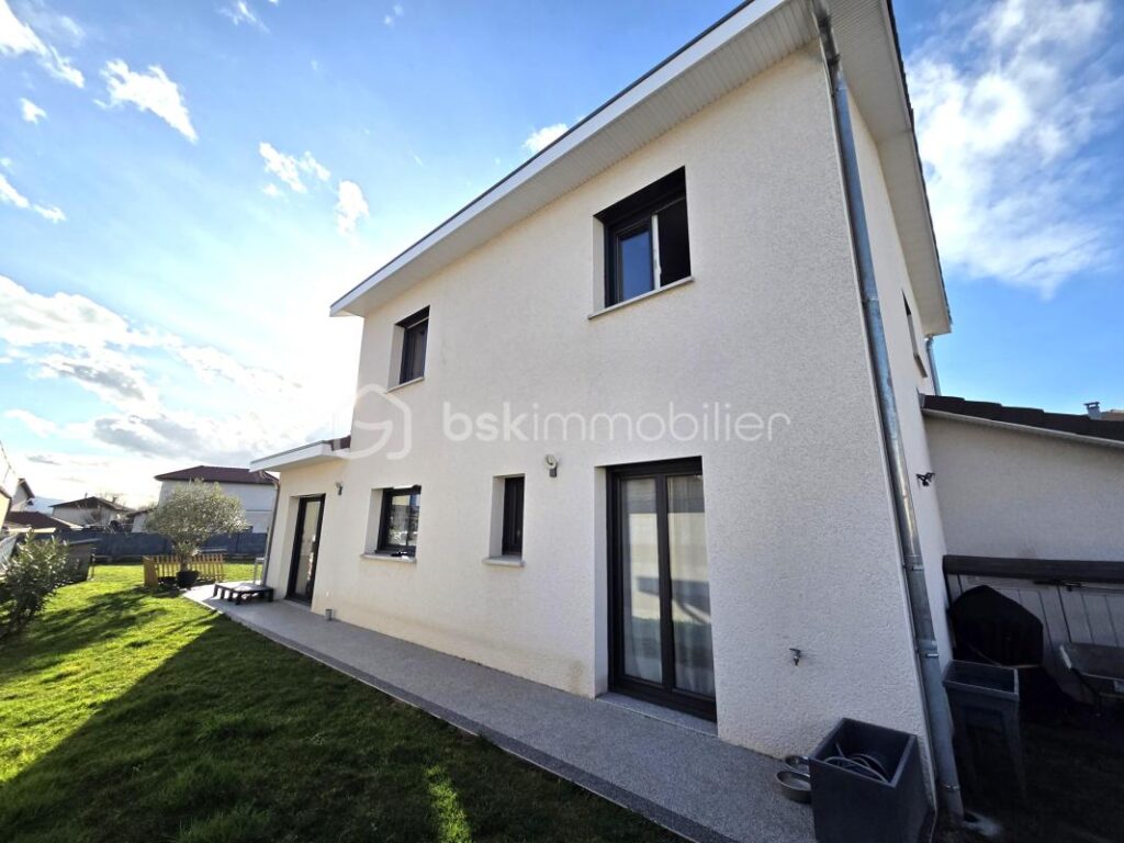 Villa Récente Criel de Moirans 495 000 € – 5 pièces – 4 chambres – 158 m²