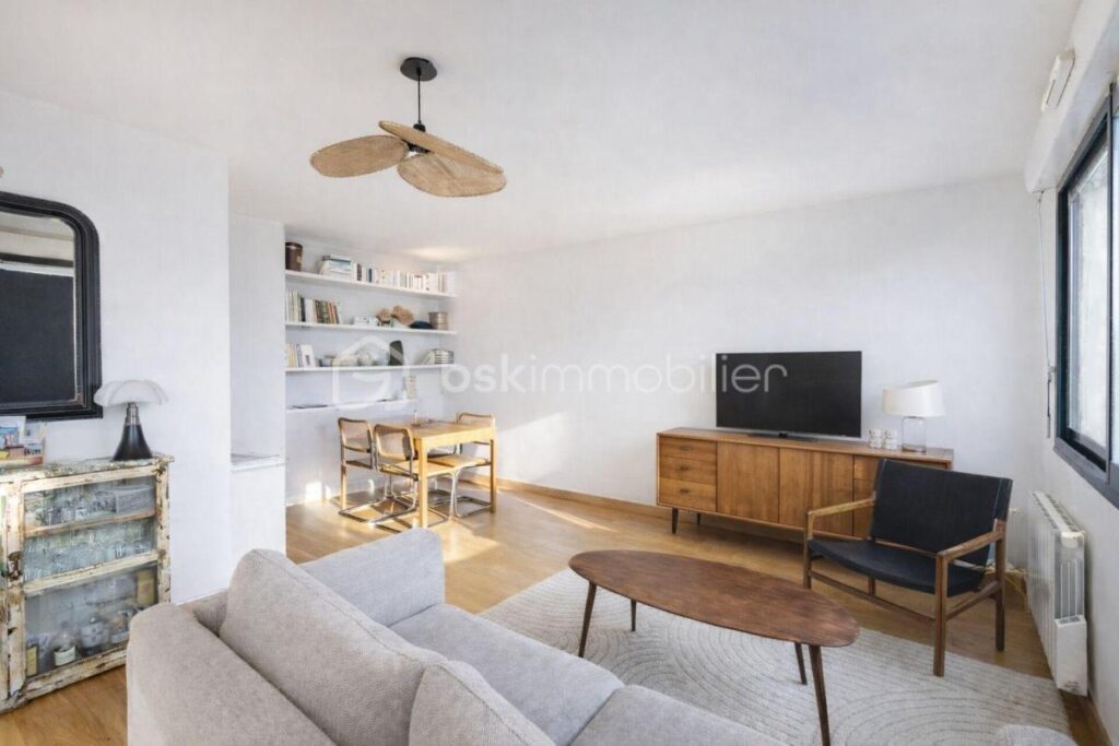 Croix de Chavaux 4 Pièces 2 chambres en Duplex lumineux en parfait état, au dernier étage avec ascenseur dans une petit copropriété récente – 4 pièces – 2 chambres – 68 m²