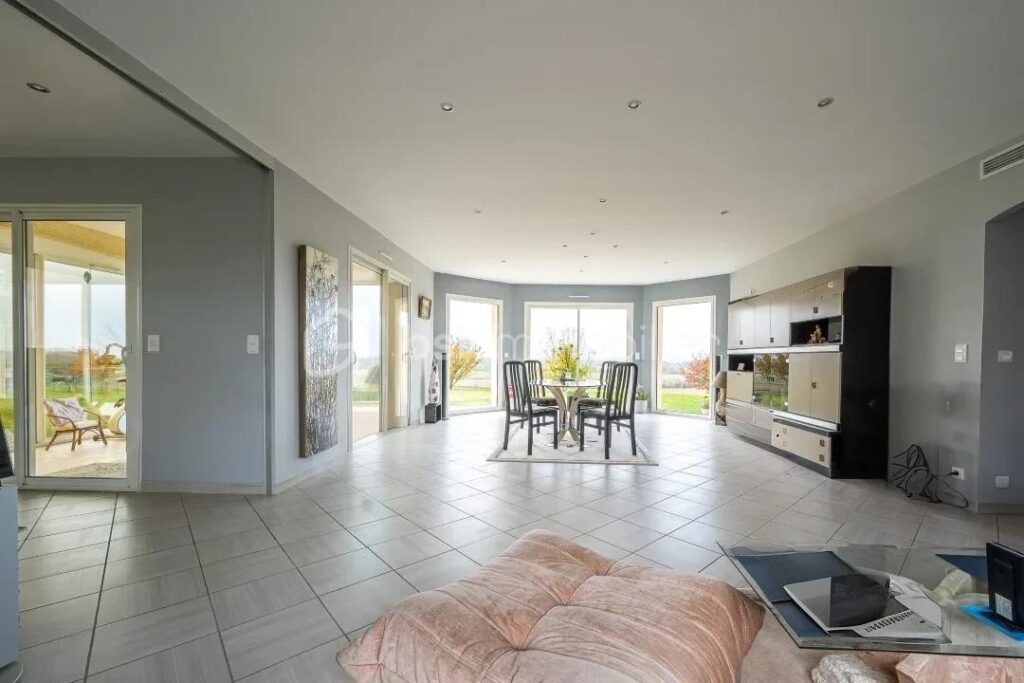 À VENDRE – À 7 min de Morlaàs , Maison contemporaine de plain pied – 133 m² – Terrain 2619 m² – Vue Pyrénées – Prestations haut de gamme – 4 pièces – 3 chambres – 132 m²