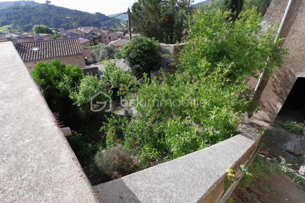 Maison de Maître de 230 m2 – 10 pièces – 3 chambres – 230 m²