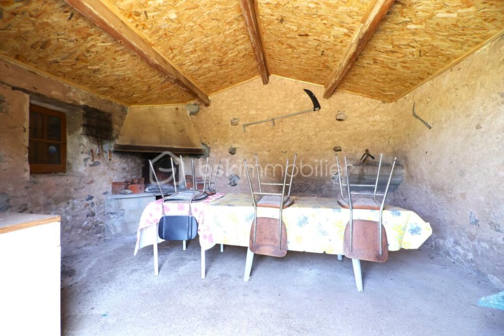 Mas cadastré sur presque 1 hectare, irrigué – NR pièces – NR chambres – 9610 m²