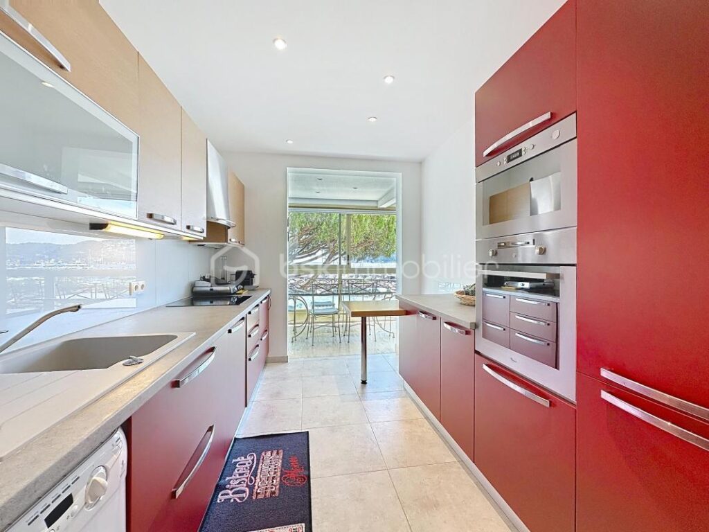 VUE MER – La Napoule, Appartement de 93m2 en front de mer dans une résidence prisée de prestige – 3 pièces – 2 chambres – 93 m²