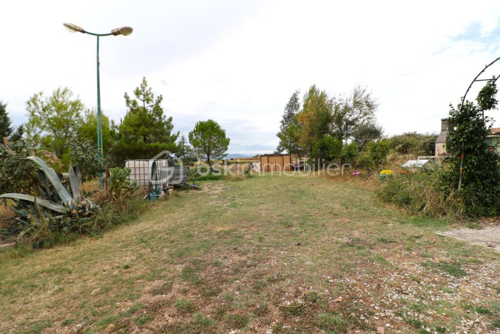 Mas 73 m2 sur une parcelle de 12400 m² – 3 pièces – 2 chambres – 73 m²