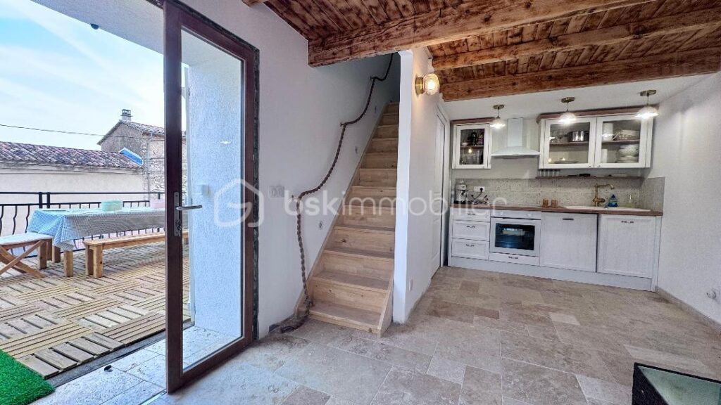 Achat d’une Charmante maison individuelle meublée avec piscine, cadre campagne – 3 pièces – NR chambres – 29 m²