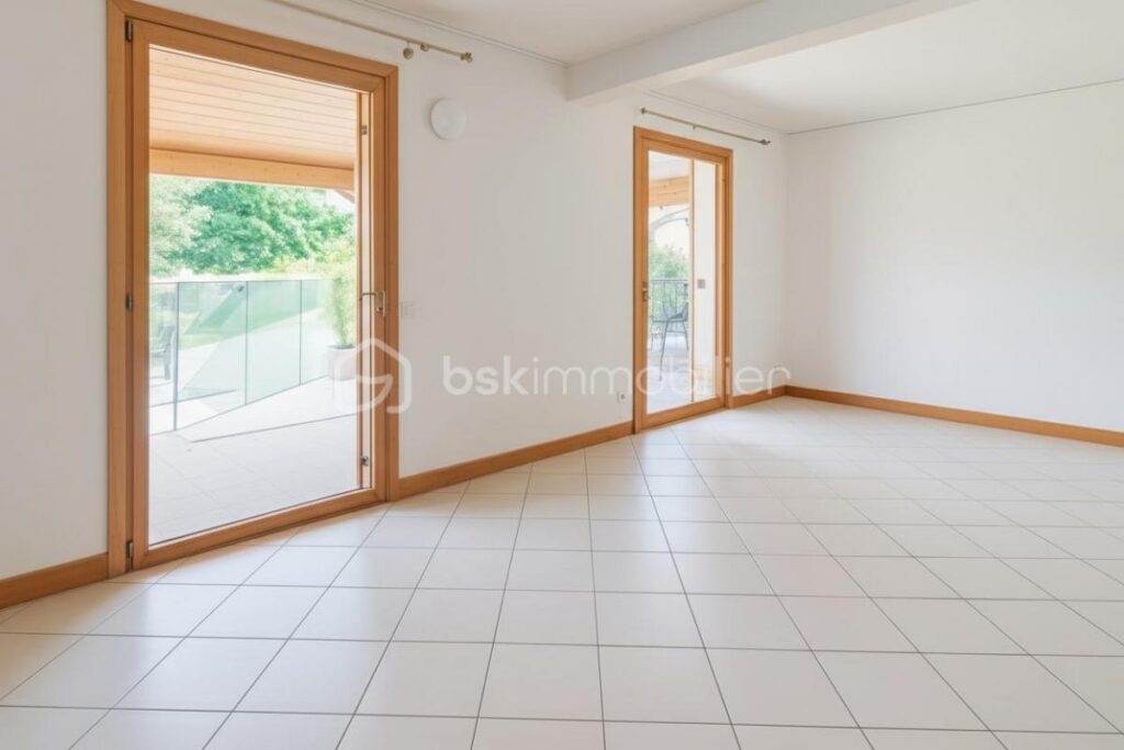 Maison familiale avec parc arboré 3 600 m² – Piscine – Calme absolu à Saint-Seurin-sur-l’Isle – 6 pièces – 4 chambres – 144 m²