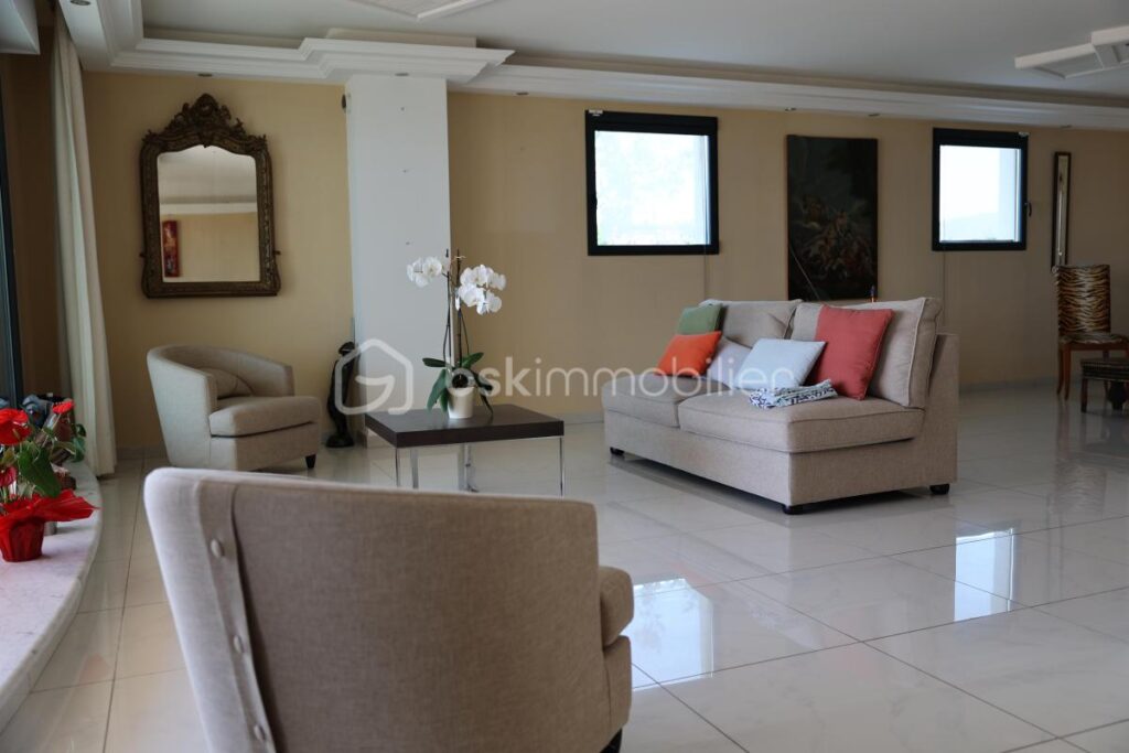 VUE MER PANORAMIQUE – 5 pièces – 4 chambres – 162 m²