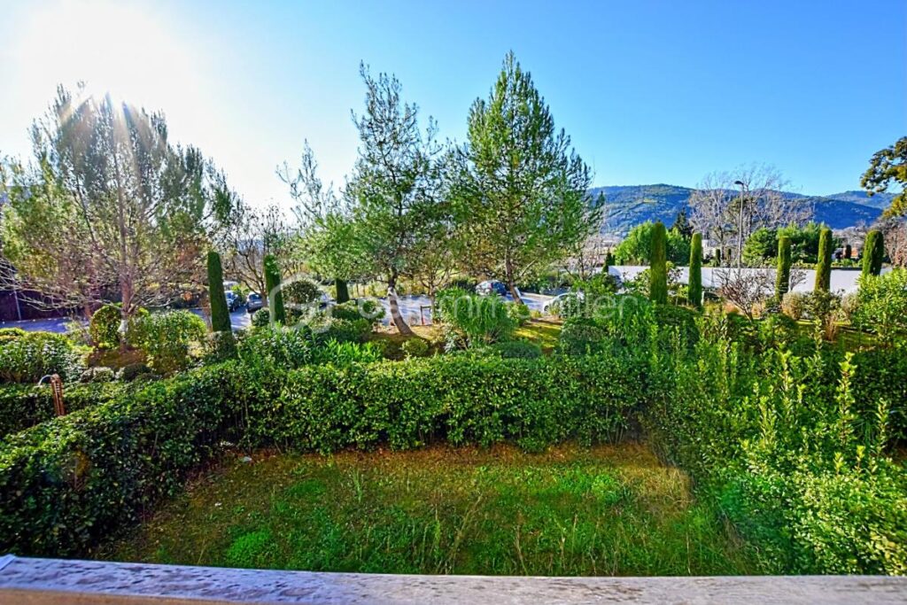 SUPERBE 3 PIECES DANS RÉSIDENCE DE STANDING (le Green domaine)ET 2 PARKINGS PRIVATIFS – 3 pièces – 2 chambres – 63 m²