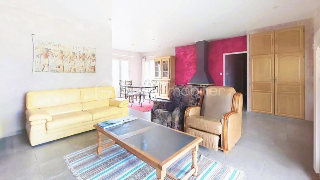 Maison de plain-pied – 4 chambres – Terrain arboré 1 600 m² – 5 pièces – 4 chambres – 100 m²