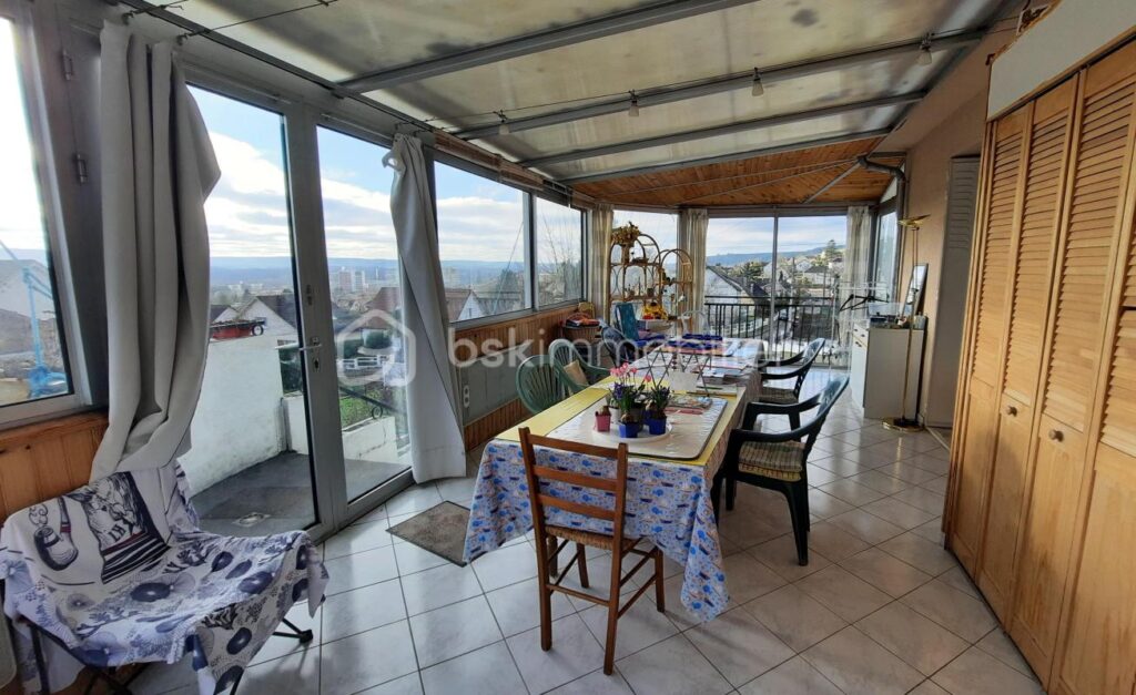 Pavillon, quartier résidentiel – 9 pièces – 5 chambres – 169 m²